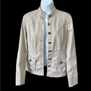 New York & Co. Khaki Jacket VN070002 size 4, 7 button close, Fitted top.